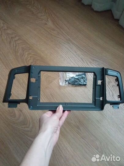 Рамка от android магнитолы на Toyota Rav4