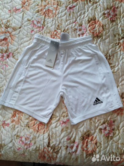 Шорты adidas для мальчика 134-140 (новые)