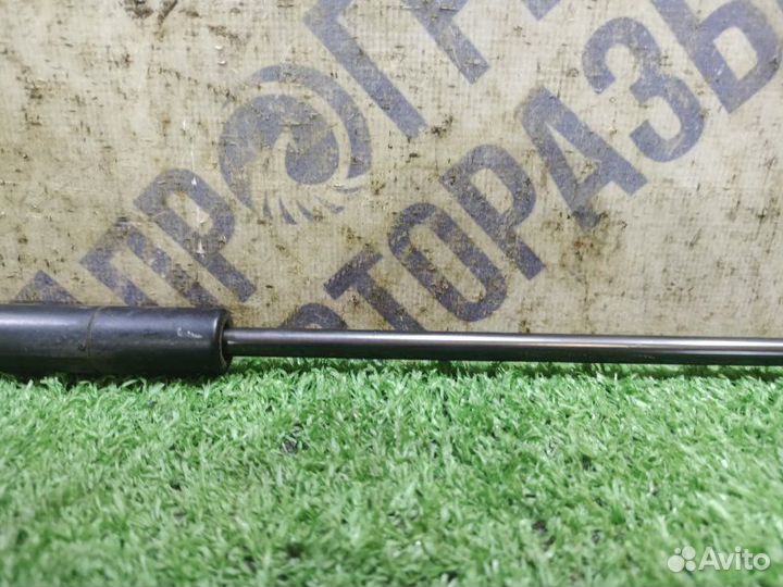 Амортизатор капота Volvo S40 седан 1.6 B4164S3