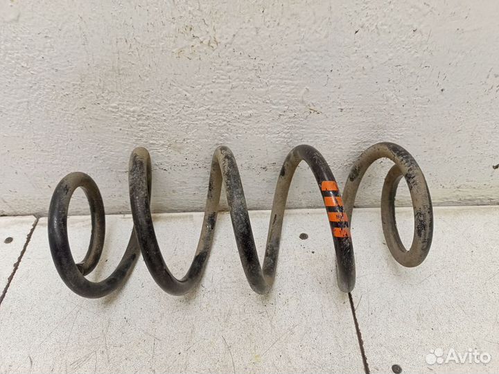 Пружина передняя