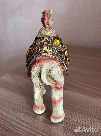 Статуэтка (фигурка) верблюд