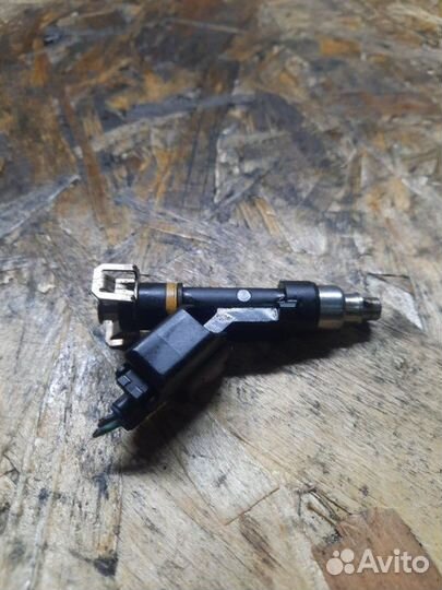 Форсунка Mazda 6 хэтчбэк 5 дв. 2.0 LF17 2008