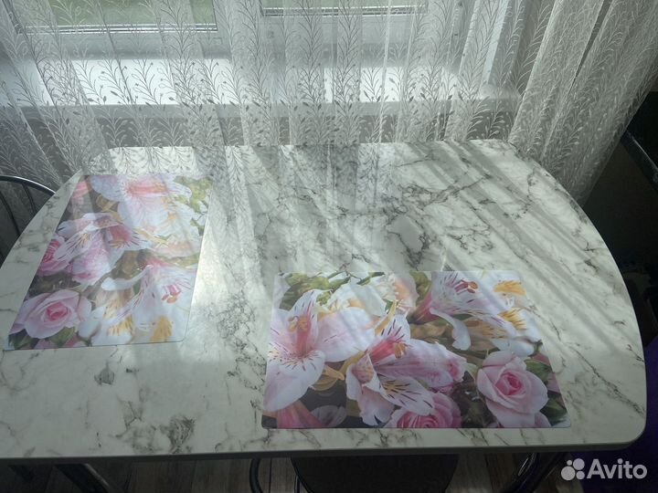 Кухонный стол