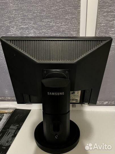 Монитор Samsung syncmaster 740n