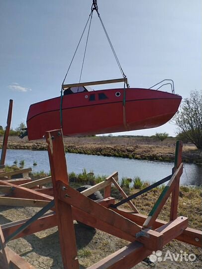 Катер на достройку