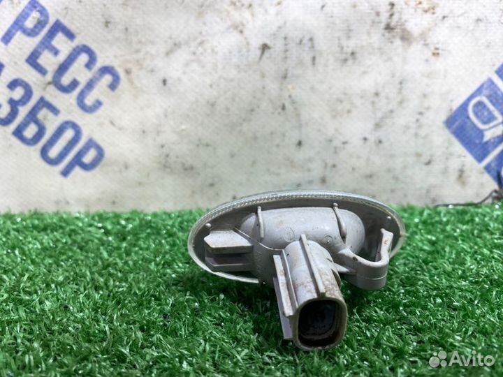 Повторитель поворота Mazda 6 Gg седан 1.8 L8 2004