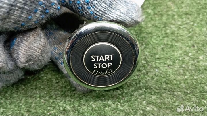 Кнопка старта Infiniti Q50