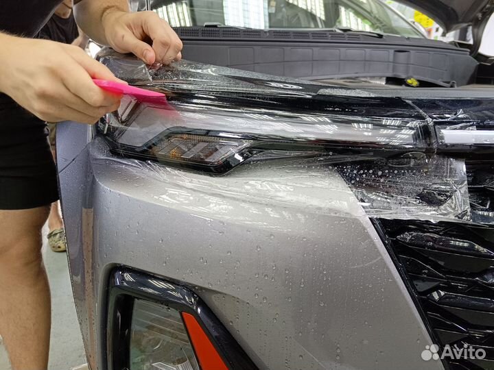 Бронирование полиуретановой пленкой фар