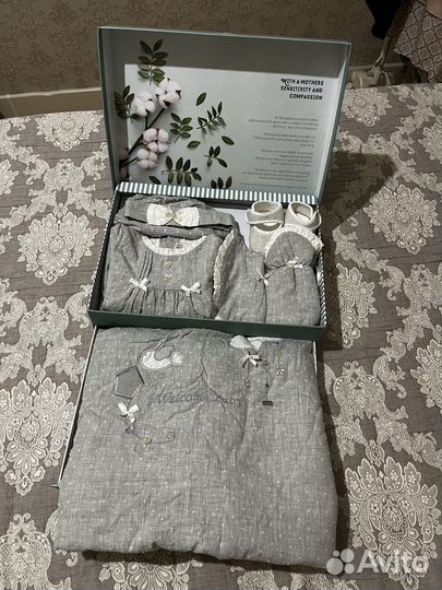 Комплект на выписку для девочки