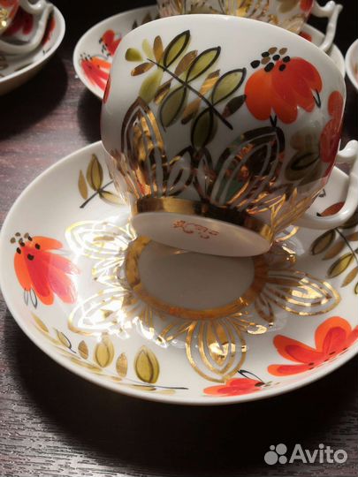 Сервиз чайный, неполный, Вербилки Маки красные