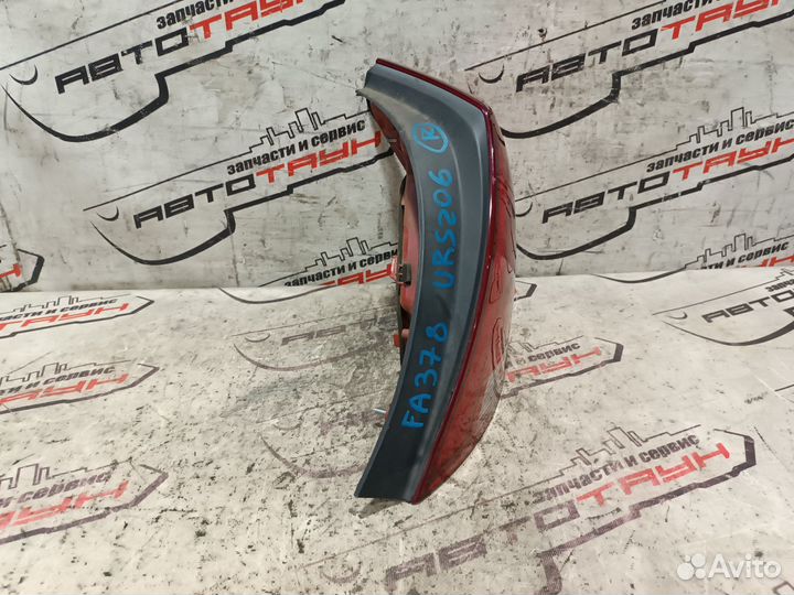 Фонарь toyota crown majesta URS206 UZS207 30362 правый 8155130A20 FA378