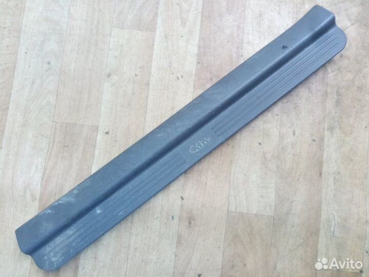 Накладка порога (внутренняя) передняя левая Kia