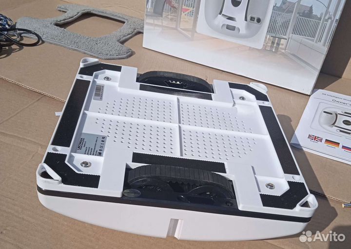 Робот-щетка новый для мойки окон