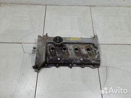 Крышка клапанная 077103471T