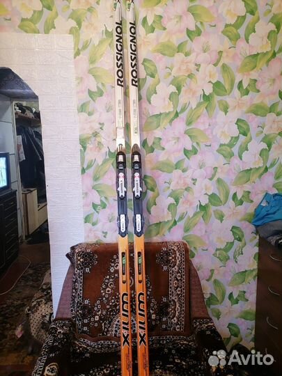 Лыжи и лыжные ботинки