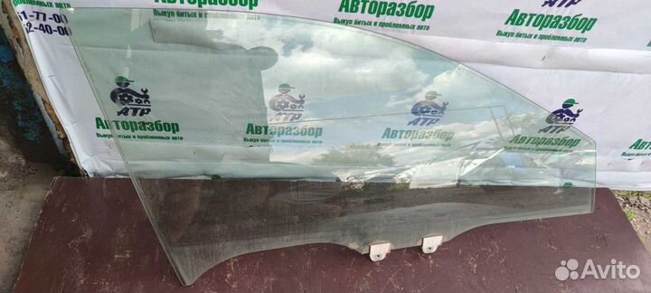 Стекло двери передней правой Honda Accord