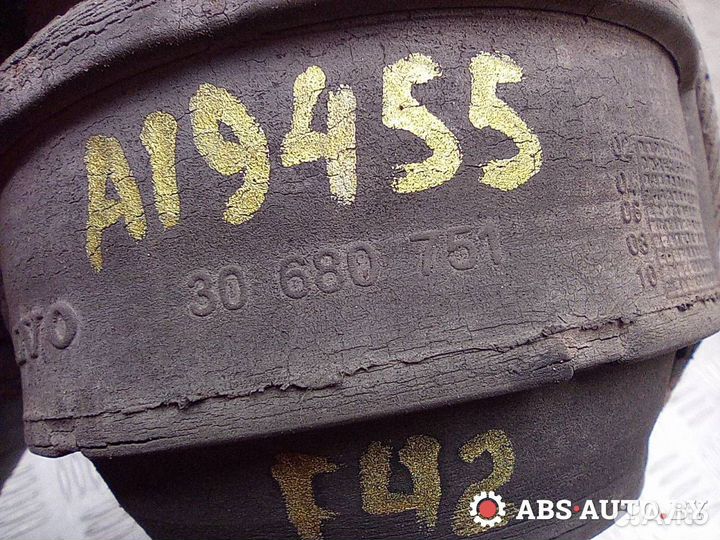 Подушка крепления двигателя Volvo XC90 2005