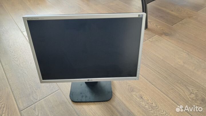 Монитор LG flatron l192ws