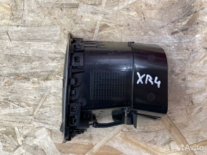 Воздушный дефлектор салона левый LADA X-Ray