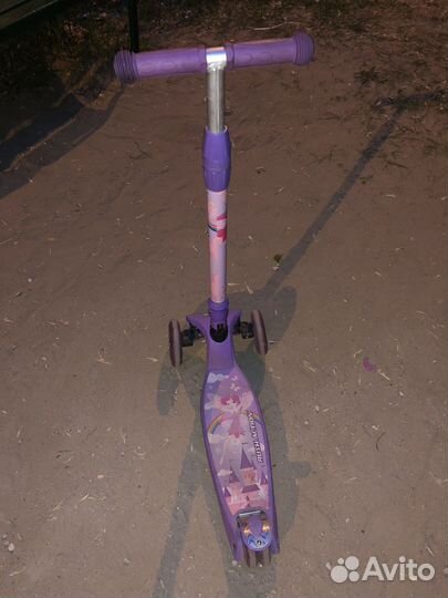 Самокат детский для двеочки