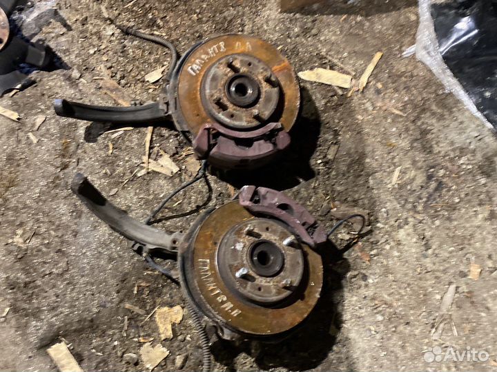 Кулак поворотный передний mitsubishi galant 8