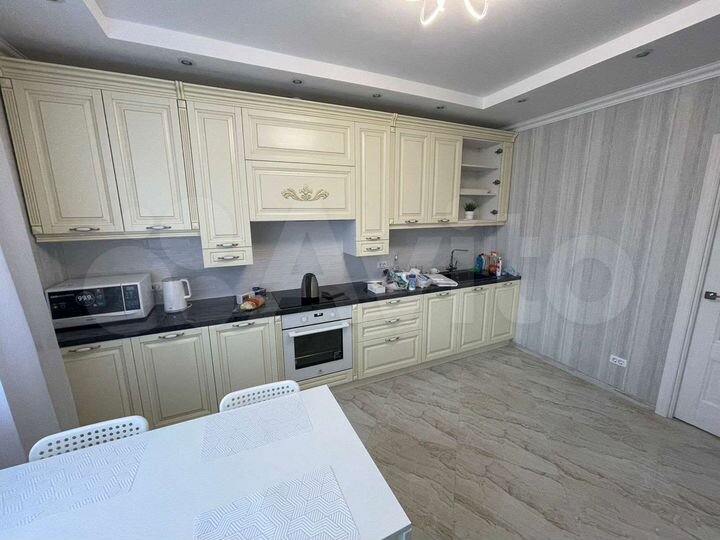 2-к. квартира, 72 м², 8/25 эт.