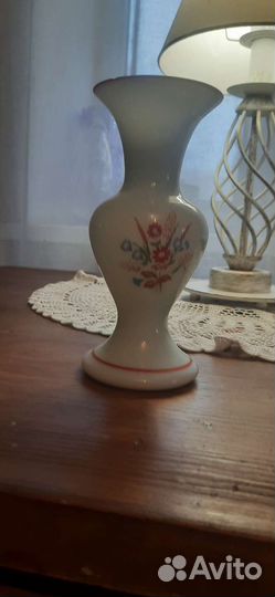 Вазочка. Молочное стекло 22см