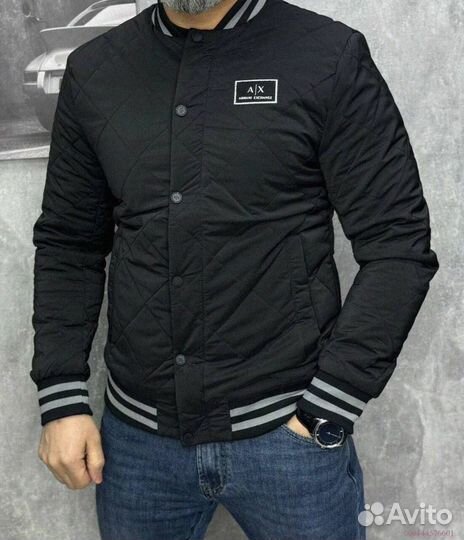 Модный бомбер от Armani Exchange