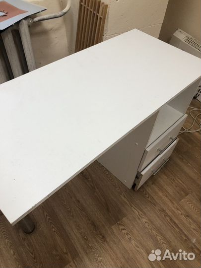 Стол для мастера маникюра бу