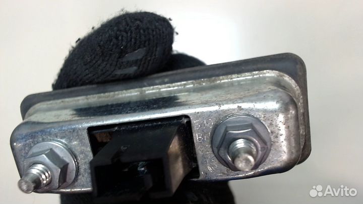 Кнопка багажника Skoda SuperB, 2012