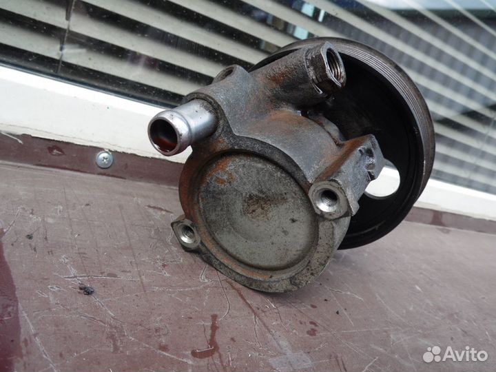 Насос гидроусилителя руля Рено Логан Сандеро 1