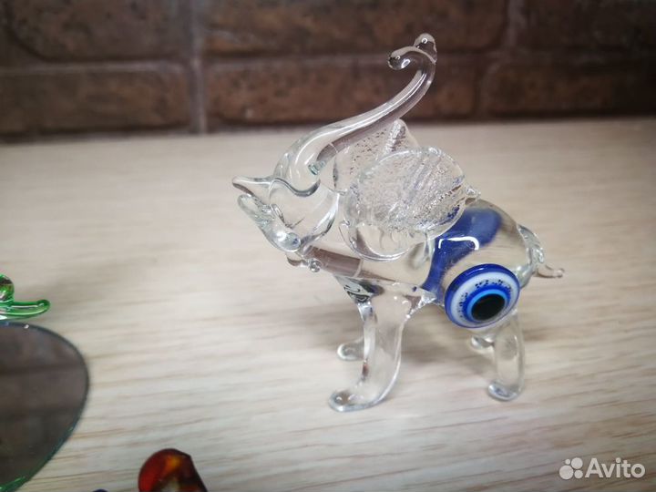 Миниатюрные стеклянные и фарфоровая фигурки