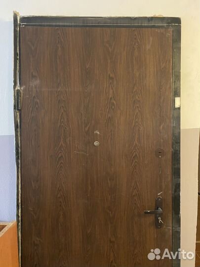 Дверь входная тяжелая