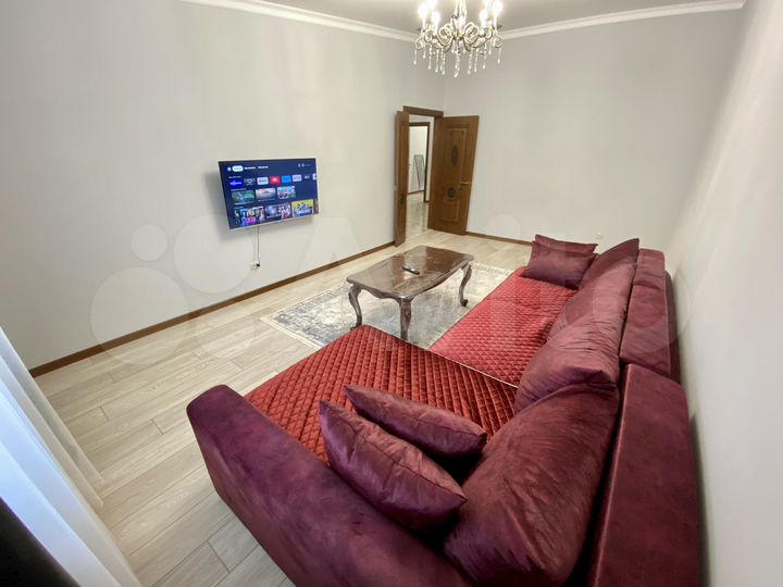 3-к. квартира, 90 м², 8/8 эт.