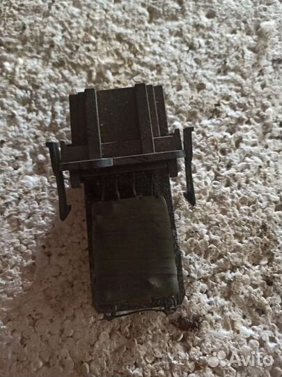 Резистор печки Volkswagen Passat b3 golf3