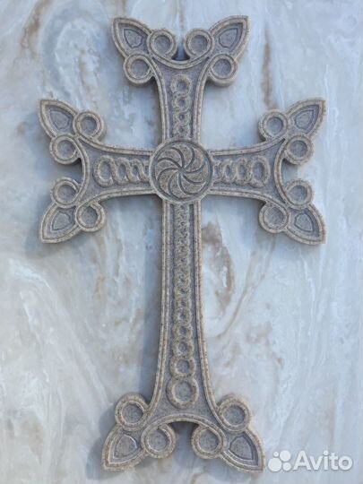 Кресты и таблички на памятники