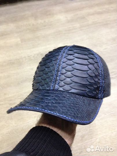 Питон и крокодил кепки