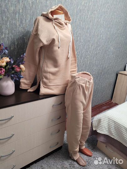 Костюм женский