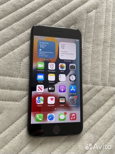 Телефон iPhone 7 plus 32 Gb