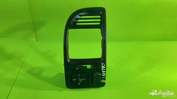 Дефлектор в торпедо для Mitsubishi Galant 8