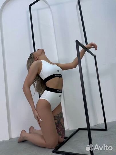 Комплект топ с трусами Balenciaga