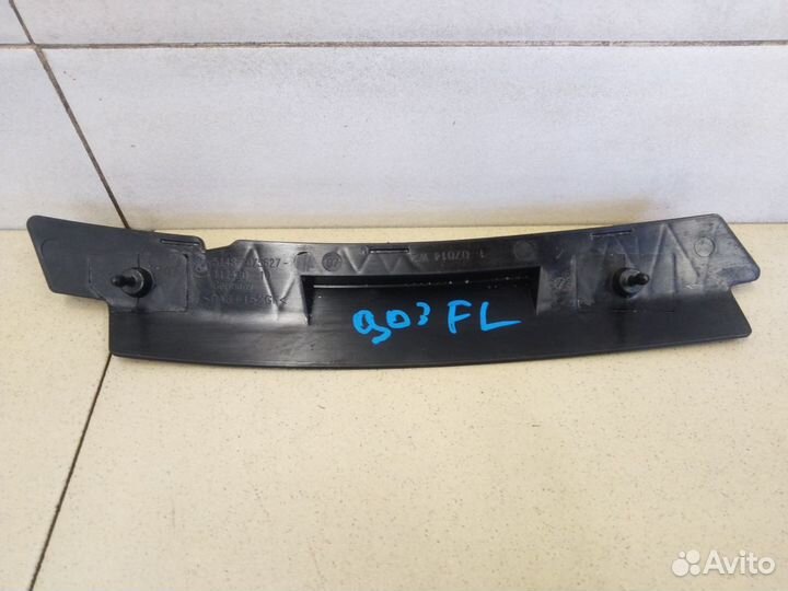 Накладка (кузов внутри) X1 E84 2009