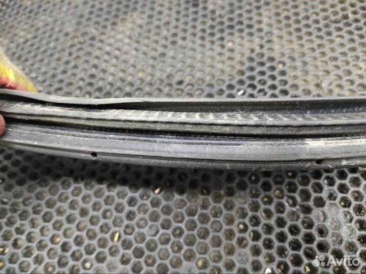 Уплотнитель проема задний правый Mazda 6 Gg