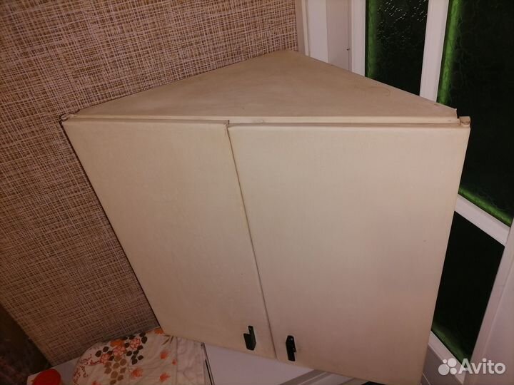 Угловая металлическая