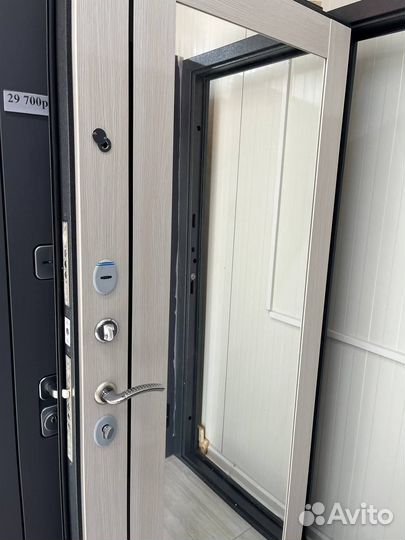 Входная дверь 