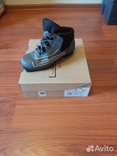 Лыжные ботинки 39 размер nnn