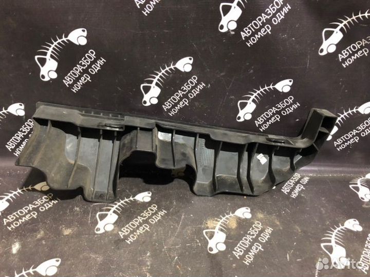 Дефлектор радиатора правый Kia Soul 1.6 G4FD 2014