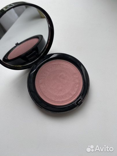 Пудра перламутровая illuminating bronzing powder