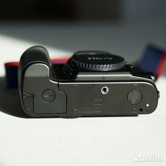 Canon EOS 3, зеркальный плёночный фотоаппарат