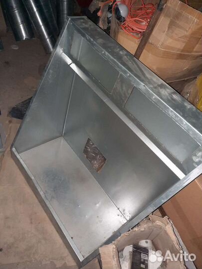 Вытяжной кухонный зонт